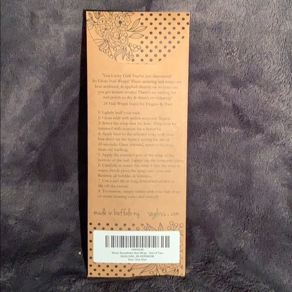 Snowflake nail wraps - Picture 2 of 3